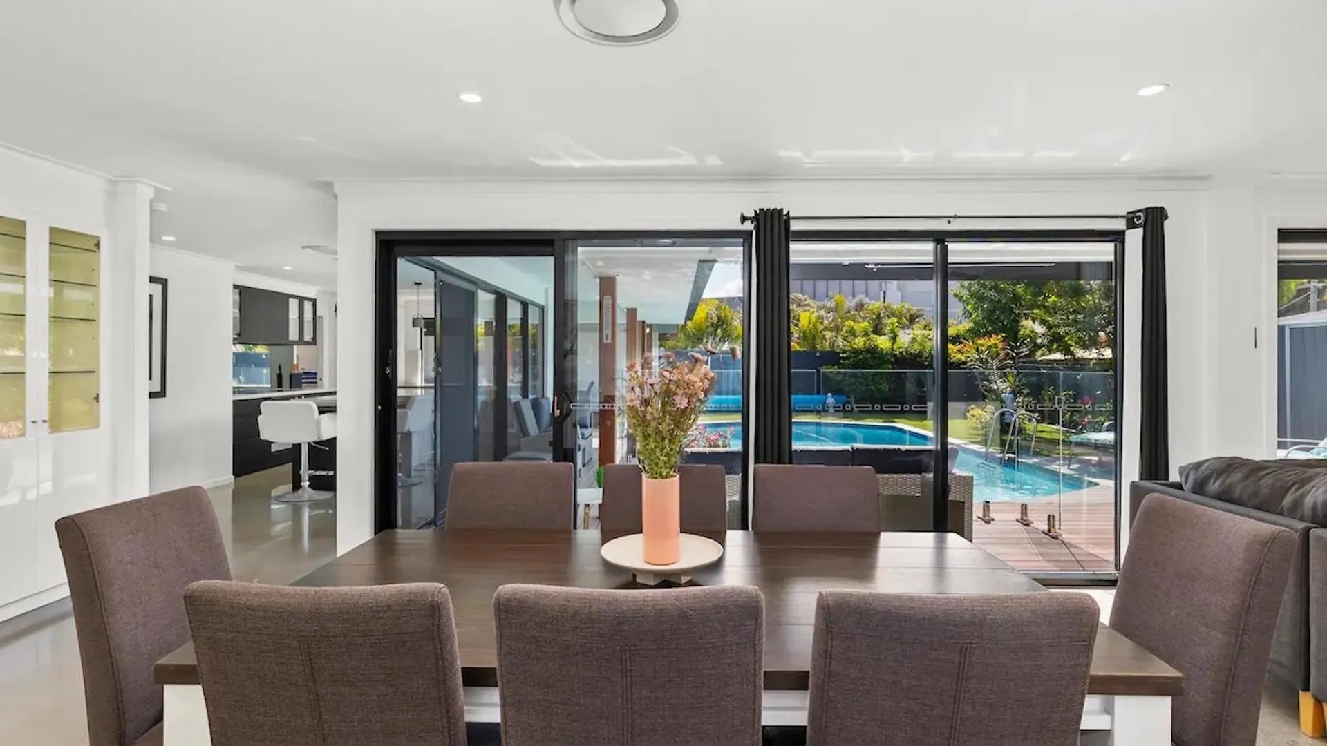 Holiday Home With Pool And Mini Golf! Gold Coast