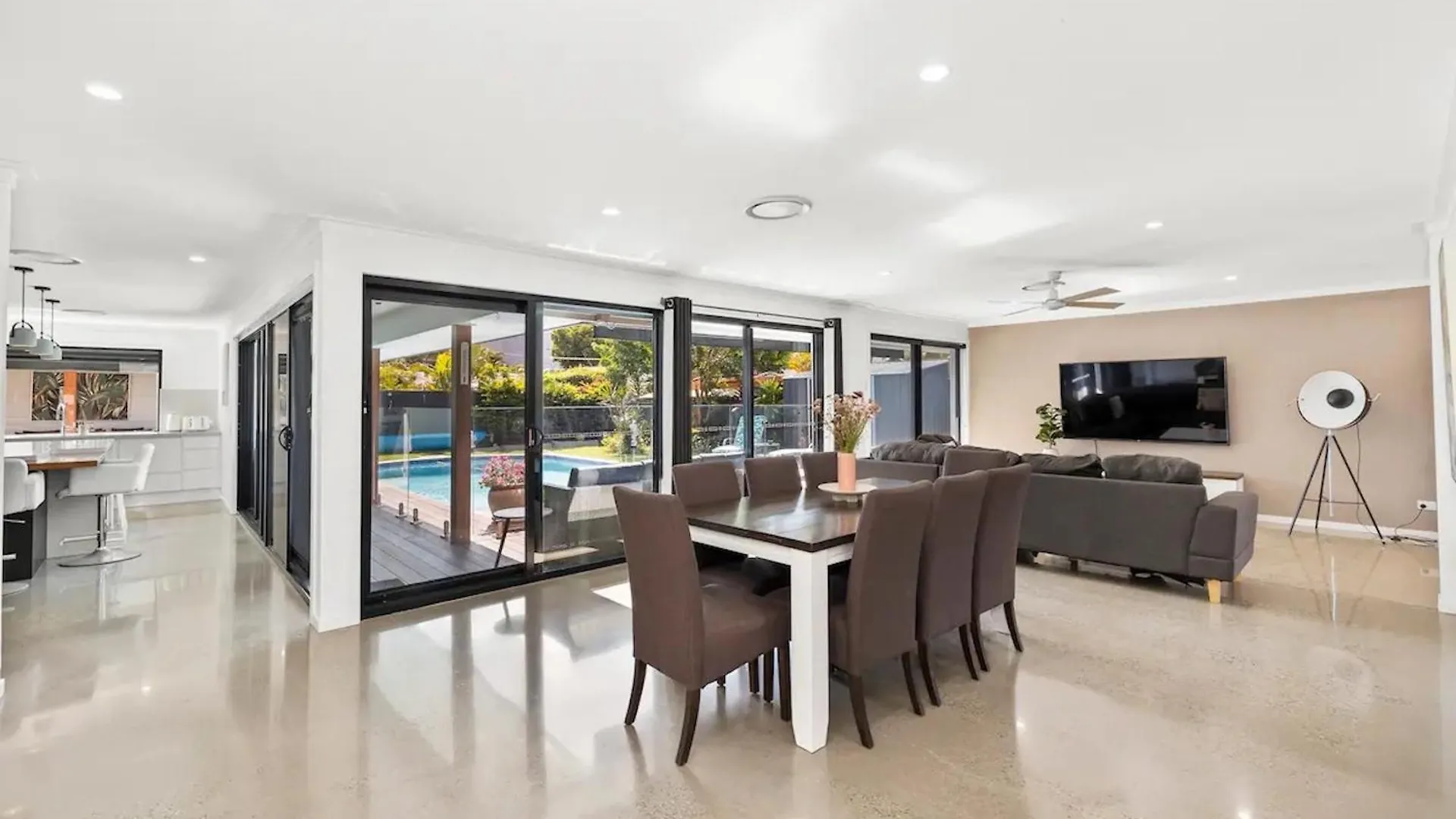 Holiday Home With Pool And Mini Golf! Gold Coast Australien
