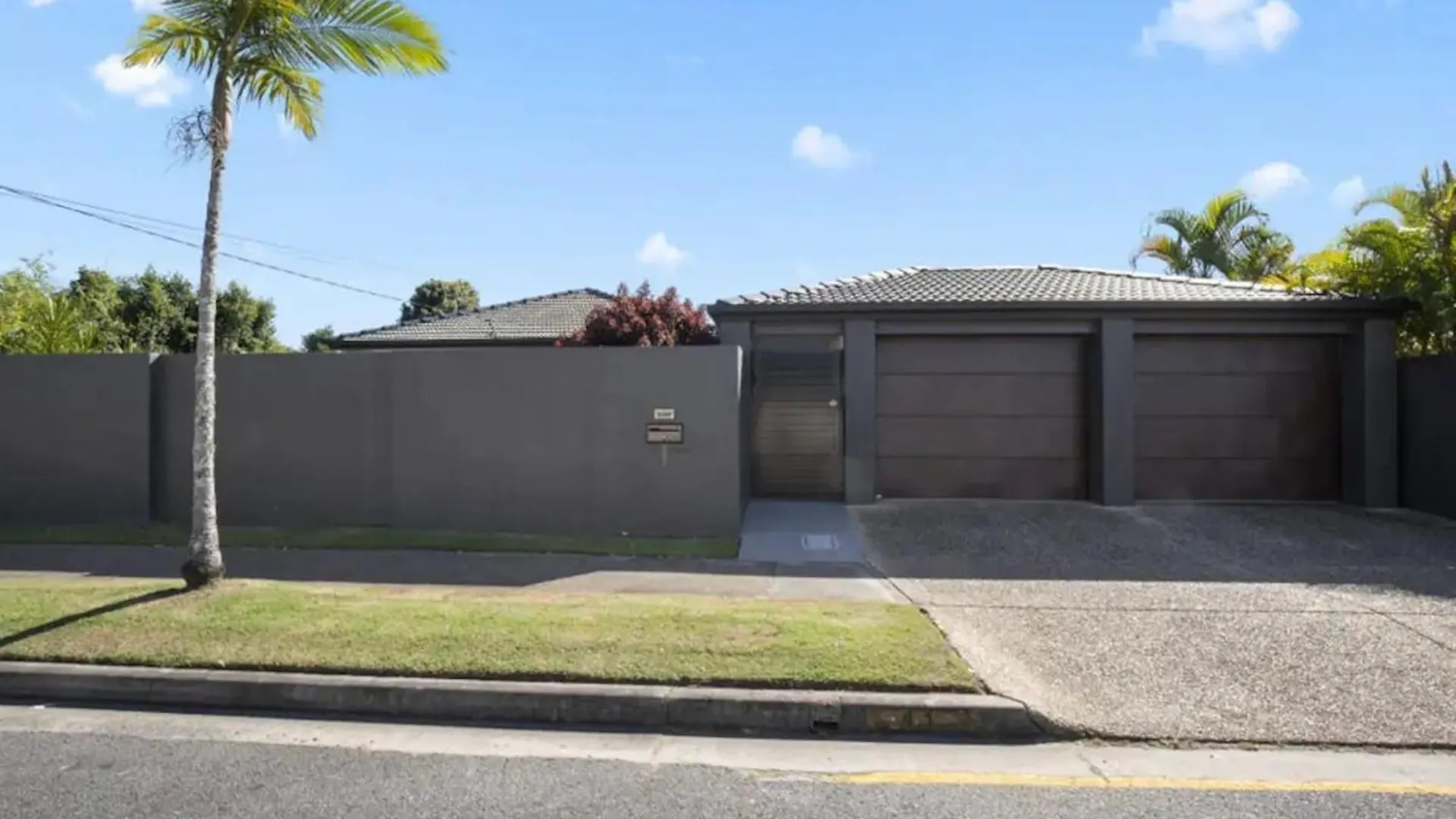 Holiday Home With Pool And Mini Golf! Gold Coast Australien