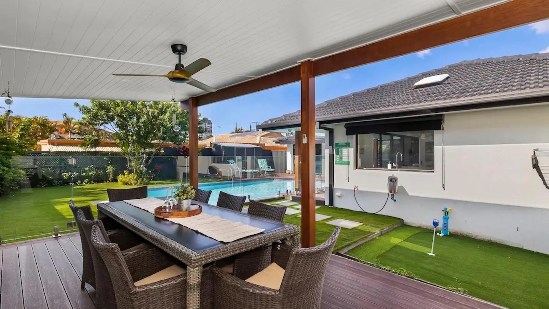 Holiday Home With Pool And Mini Golf! Gold Coast