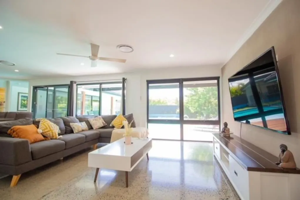 Holiday Home With Pool And Mini Golf! Gold Coast